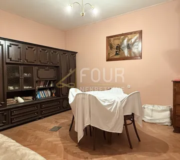Novi Vinodolski, samostojeća kuća 200m od mora