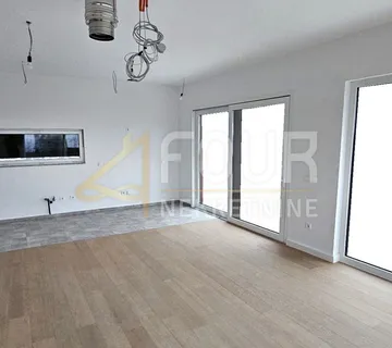 Velika Gorica, dvoetažni 3s+db, 141.91m2, terasa