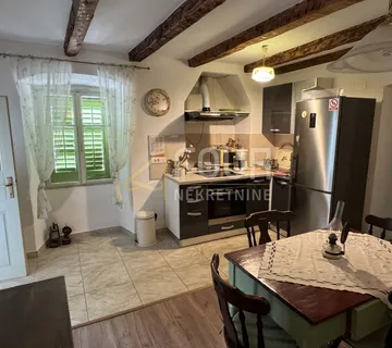 Otok Krk, Milohnići, kuća s garažom, 278.23m2 - cover