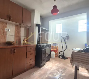 Rijeka, Rujevica, kuća u nizu, 50m2