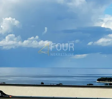 Istra, Poreč, moderna i kvalitetna novogradnja, 3s+db