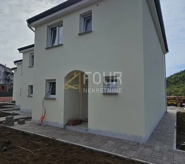 Rijeka, Škurinje, 99.08m2, dvoetažni stan/kuća u nizu, okućnica