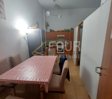 Lovran, 59.80m2, 3skl, novija zgrada, blizina centra!
