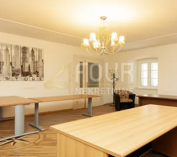 Rijeka, stan na Korzu, 136.17m2, balkon
