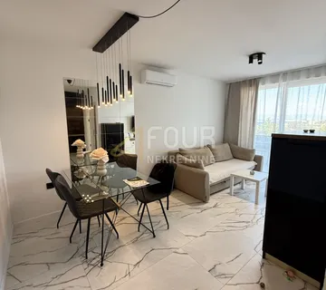 Crikvenica, višeetažni stan, 161m2 - 4 stambene jedinice - cover