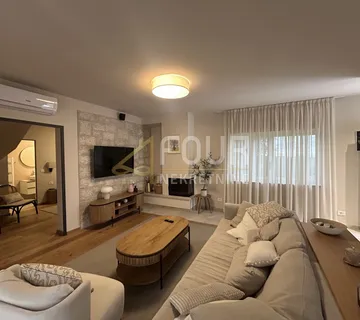 Istra, Višnjan, moderna kamena vila s bazenom - cover