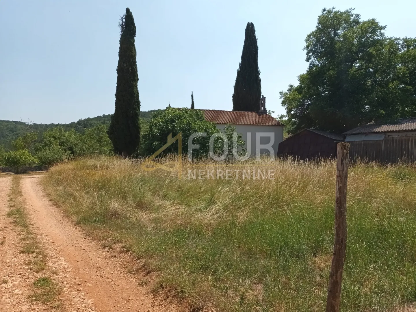 Istra, Oprtalj - okolica, građevinsko zemljište, 453m2 - cover