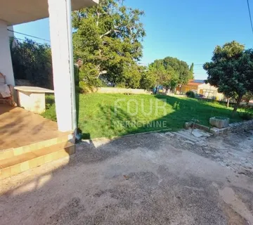 Istra, Poreč - okolica, kuća s garažom i okućnicom - cover