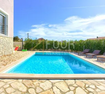 Otok Krk, Linardići, samostojeća kuća, 170m2 - cover