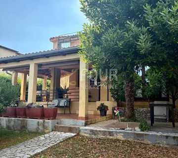 Viškovo, odlična samostojeća kuća, okućnica, garaža  - cover