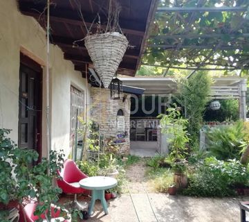 Istra, Umag, samostojeća kuća s velikom okućnicom - cover