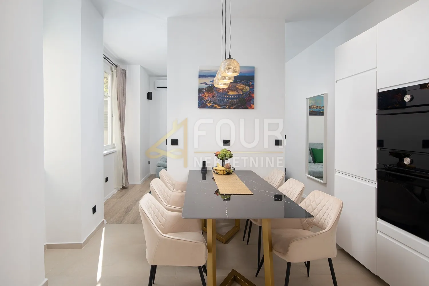 Istra, Pula - centar, 67.65m2, etaža - 2s+db, terasa, blizina Arene! - cover