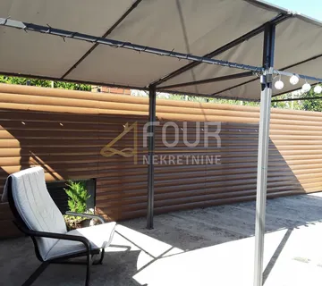 Lovran, 95.67m2, 5skl, 2 balkona, okućnica - cover