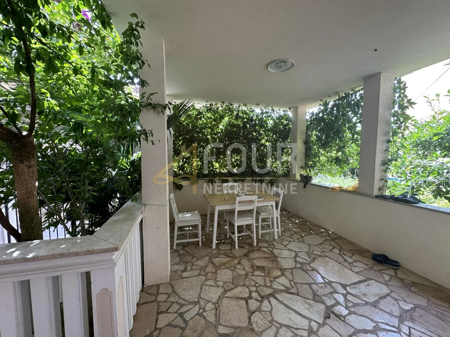 Istra, Pula - okolica, Ližnjan, samostojeća kuća - 3 stana - cover