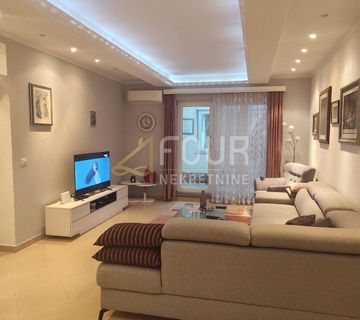 Rijeka, Donji Zamet, 88.69m2, u naravi 2 stana, okućnica 120m2 - cover