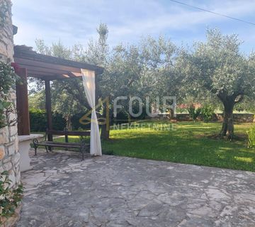 Istra, Buje, samostojeća kuća, 140m2, terasa - cover