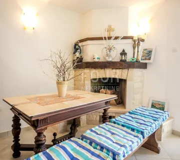 Otok Cres, Beli, šarmantna samostojeća kuća 285m2 - cover