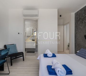 Šmrika, luksuzna vila s bazenom, panoramski pogled - cover