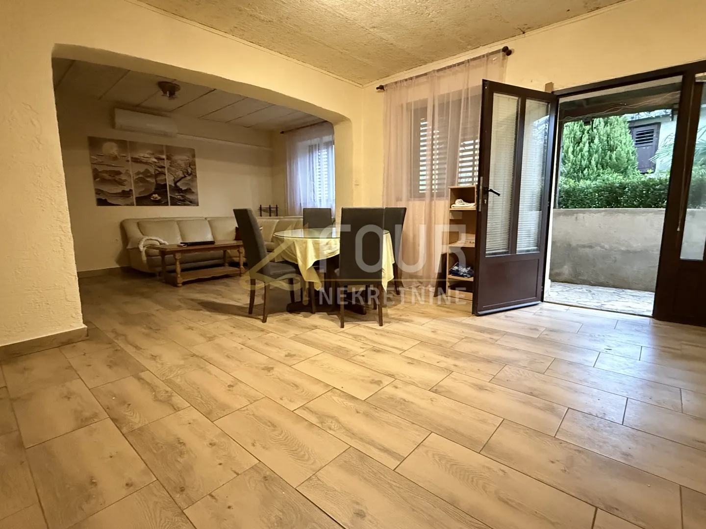 Saršoni, kuća s 2 stana i okućnicom - cover