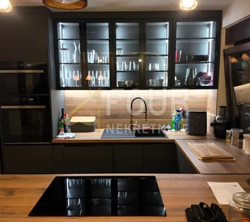 Zagreb - Stenjevec, kuća s 3 stana - cover