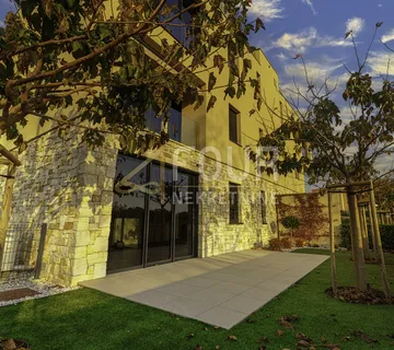 Istra, Umag - okolica, stan - luksuzni resort, 1. red do mora - cover