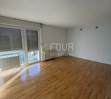 Rijeka, Donji Zamet, 83.62m2, 3s+db, lođa - cover