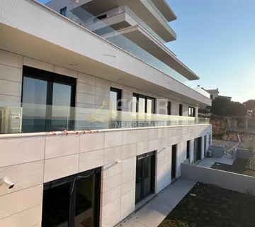 Rijeka, Pećine, kvalitetna novogradnja - 1. red do mora - cover