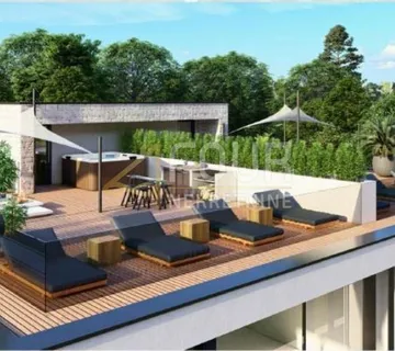 Istra, Poreč, luksuzan stan s pogledom na more i krovnom terasom - cover