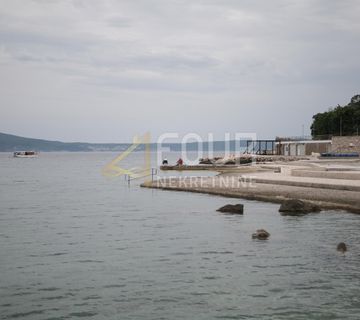 Novi Vinodolski, 28.02m2, namještena garsonijera, lođa, 50m od mora! - cover