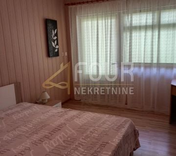 Istra, Pula, kuća s garažom, dodatnim apartmanom i dvorištem - cover
