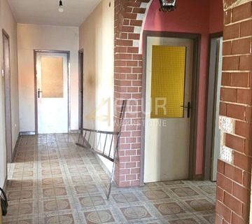 Istra, Umag, samostojeća kuća 350m2, garaža i okućnica - cover