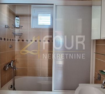 Crikvenica, kuća s dva stana 110m2, pogled na more - cover