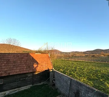 Lika, Josipdol, samostojeća kuća na velikoj parceli - cover