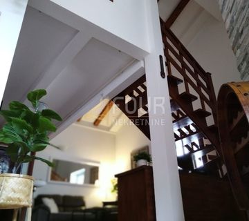 Istra, Pula, 69.90m2, dvoetažni 2s+db - cover