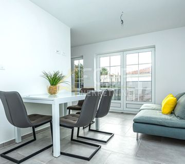Crikvenica, 63.88m2, 3-sobni, adaptiran stan, lođa i balkon - cover