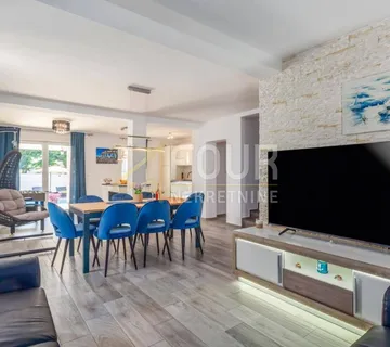 Istra, Marčana, dvojna kuća s bazenom - cover