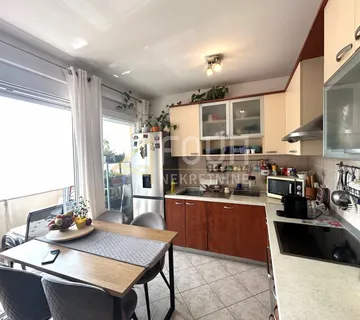 Viškovo, Centar, 57.95m2, 2s+db, balkon + lođa - cover