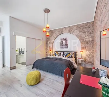 Istra, Pula - centar, uređen i namješten stan - cover