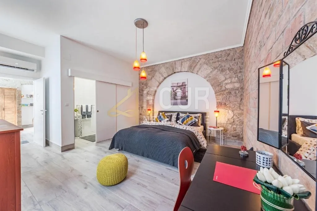 Istra, Pula - centar, uređen i namješten stan - cover