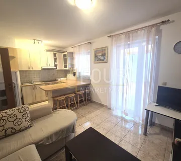 Crikvenica, 49.08m2, 1s+db, prostrana terasa - cover