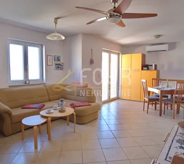 Otok Krk, Klimno, 2s+db, balkon, pogled na more - cover