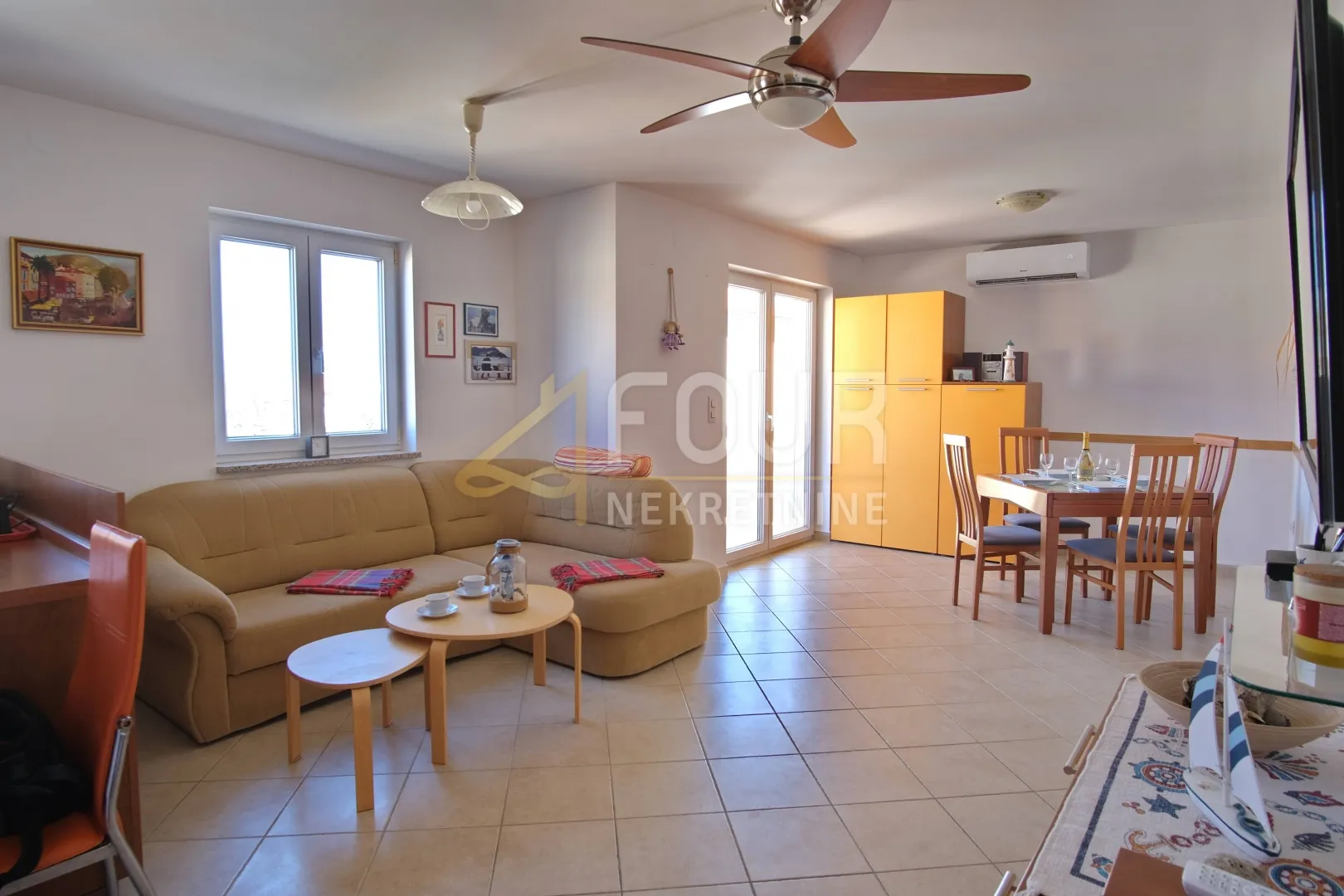 Otok Krk, Klimno, 2s+db, balkon, pogled na more - cover