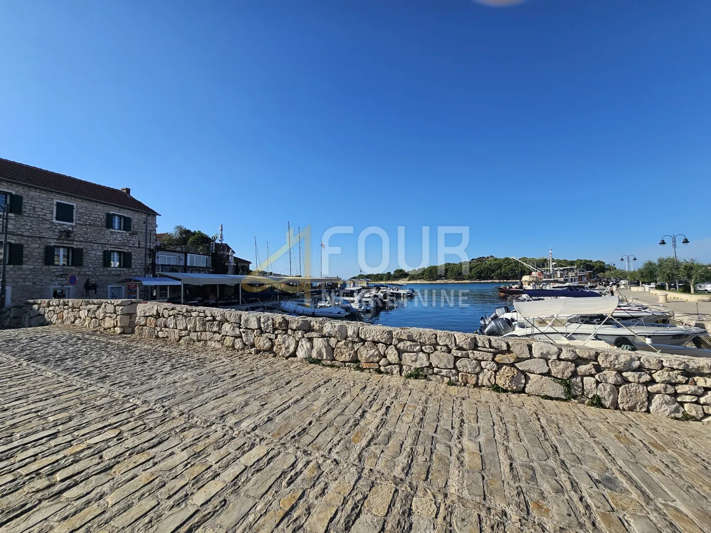 Tribunj, moderna i kvalitetna novogradnja, 200m od mora - cover