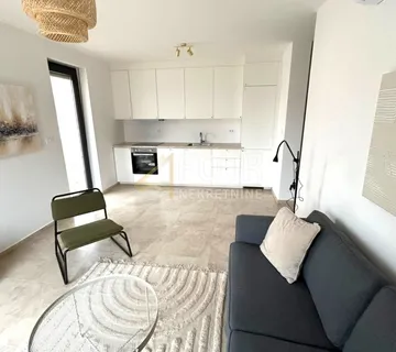 Istra, Medulin, 2s+db, 68m2, okućnica i bazen - cover