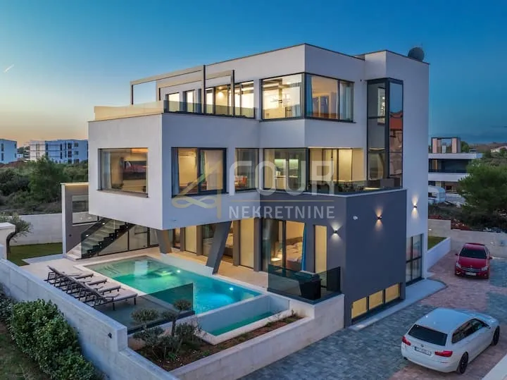 Istra, Medulin, Luksuzna vila s bazenom i pogledom na more - cover