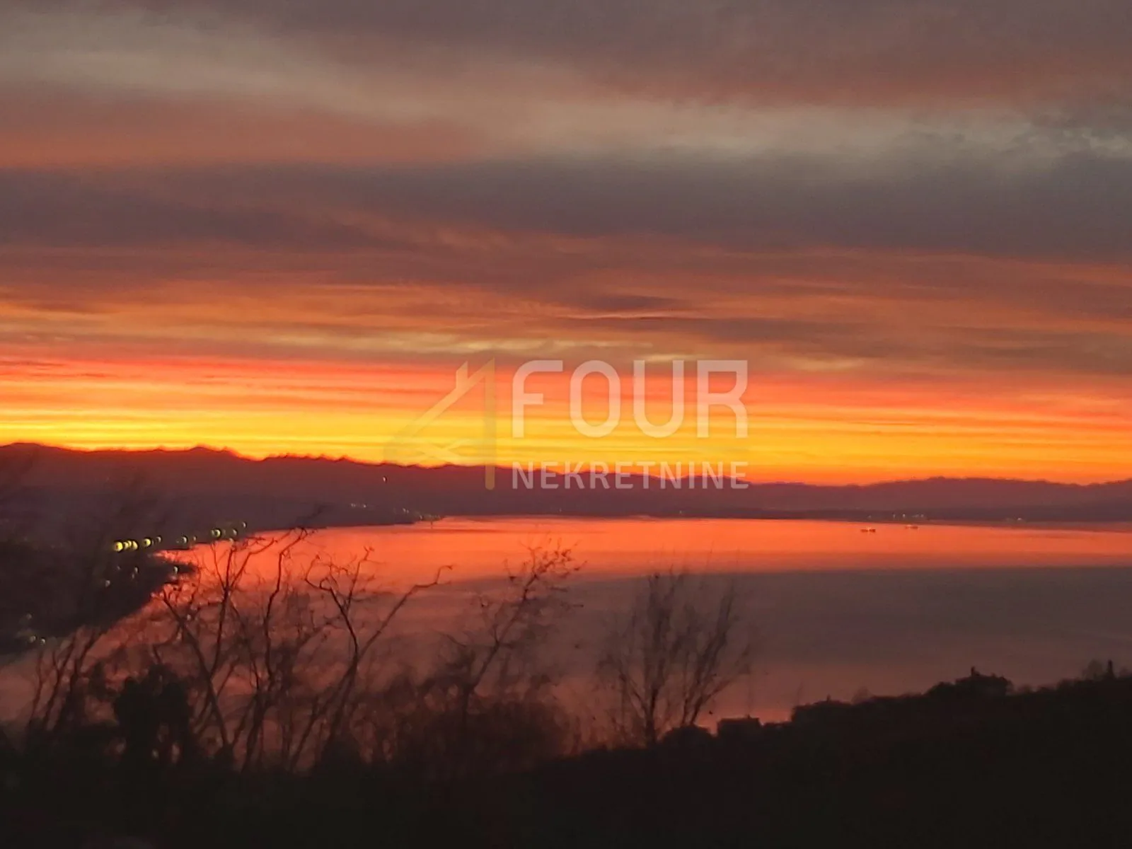 Opatija, Bregi, 2 samostojeće kuće na velikoj parceli od 2.246m2 - cover