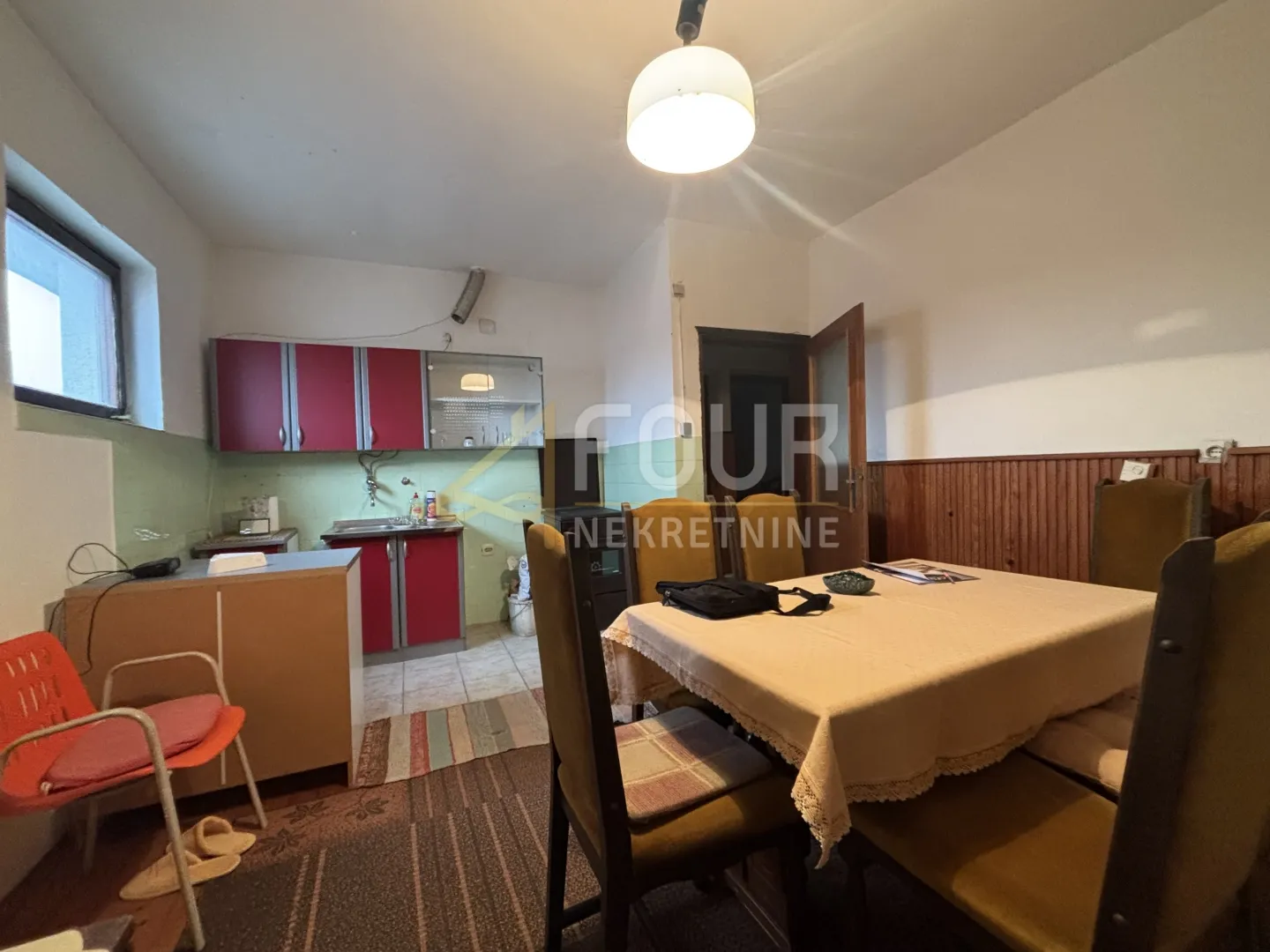 Ogulin - centar, kuća stambeno poslovne namjene, garaža - cover