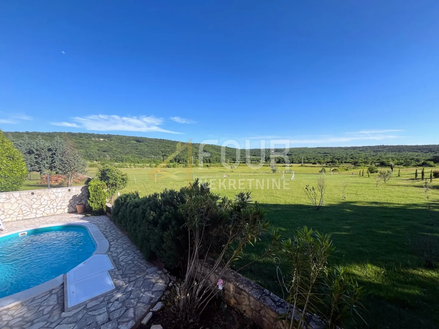 Istra, Labin - okolica, novogradnja, samostojeća kuća s bazenom - cover