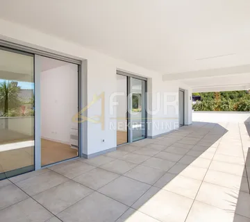 Opatija, vrhunska novogradnja, 3skl, pogled na more - cover