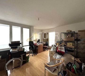 Rijeka, Kozala, 85.71m2, 3s+db, 3 lođe, pogled na more - cover
